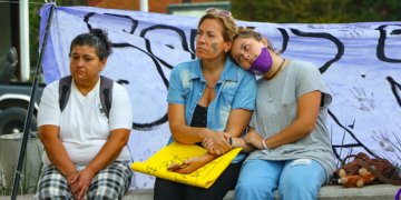 8M Pinamar: El abrazo reparador