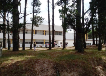 Chau al barbijo ¿Si o no?: En Pinamar se espera la comunicación oficial para las escuelas