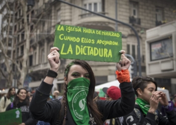 Iglesia y Estado, asunto separado