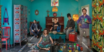 Casas de artistas, teatro con bandas y hoteles con patio tanguero