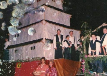 Con carrozas pero sin reinas, vuelve la fiesta de la Primavera